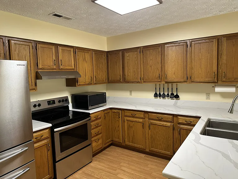 928 Tree Trunk Rd — Photo 5