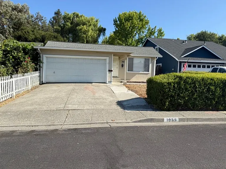 1066 Camino Coronado — Photo 1
