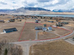 25 Range View Dr, Cody, WY 82414