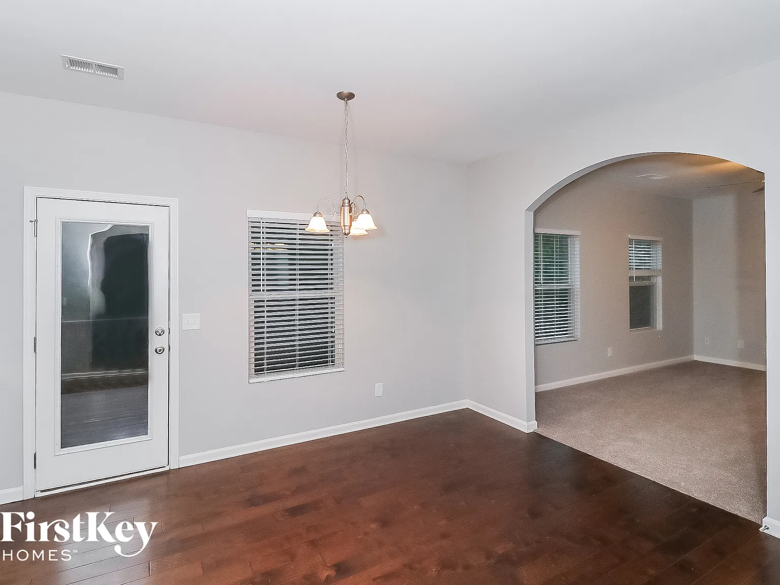 4 bed, 2.5 bath, 2460 sqft, $2,695 — Photo 4