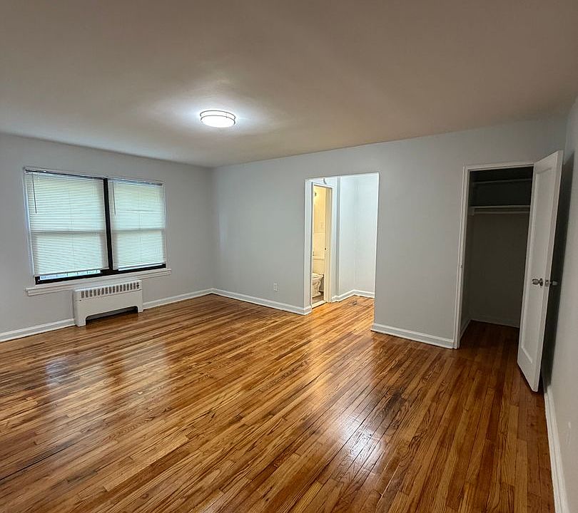 1st image of 137 N Walnut St APT 202