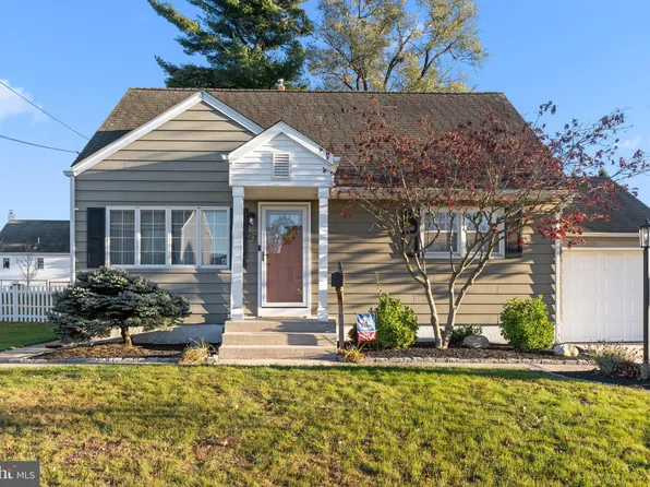 27 Baltusrol St, Hamilton, NJ 08690