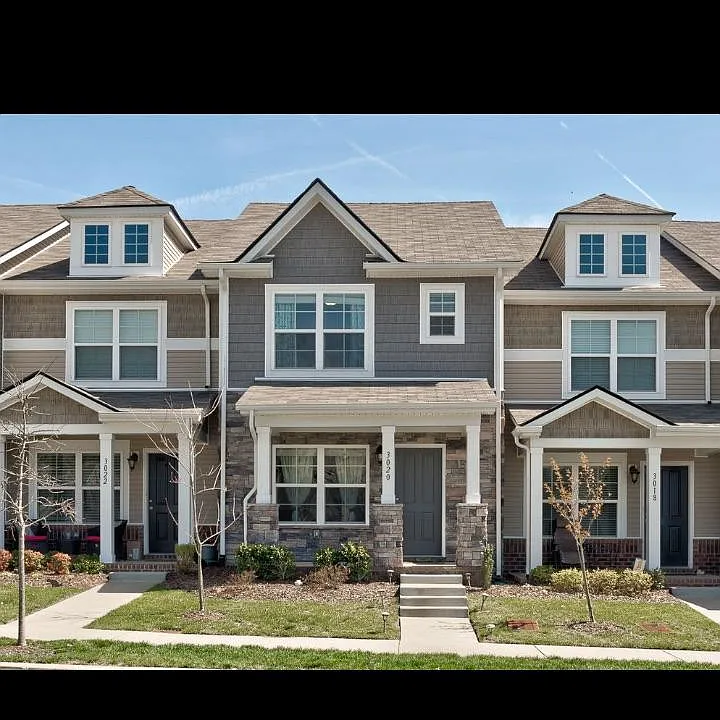 3020 Friars Trl