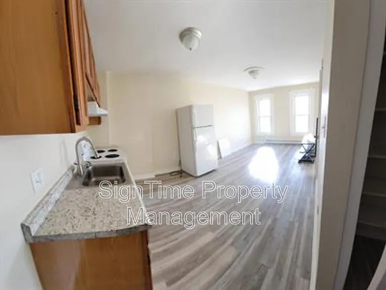 42 E Washington St #3 — Photo 8
