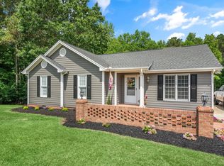 1823 Oakridge River Rd, Fuquay Varina, NC 27526