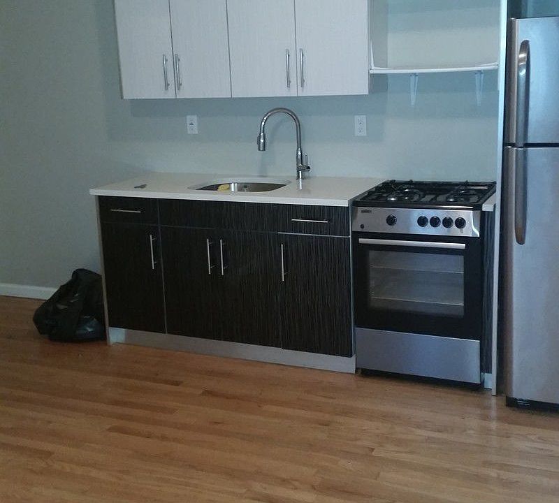 1st image of 301 Quincy St APT 1R