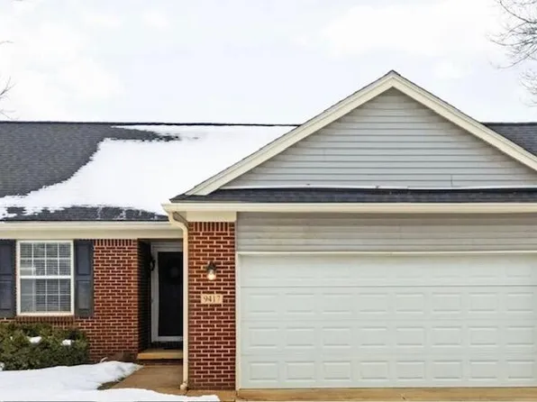 9417 Sandlewood Dr, Whitmore Lake, MI 48189