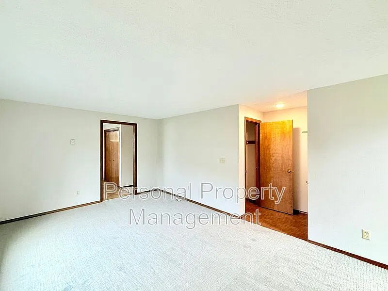 3 bed, 1.5 bath, 1115 sqft, $2,195 — Photo 4