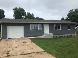 208 E Sanford St, Gassville, AR 72635