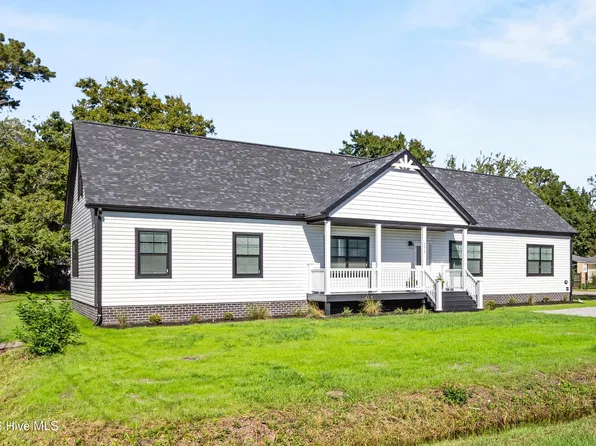 771 Factory Road, Hampstead, NC 28443