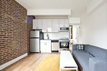 Rented by R New York