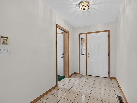 4th image of 6207 Carriage Green Way #0