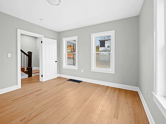 3rd image of 26 Hartford St
