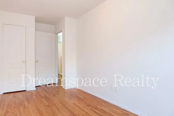 Rented by Dream Space Realty | media 4