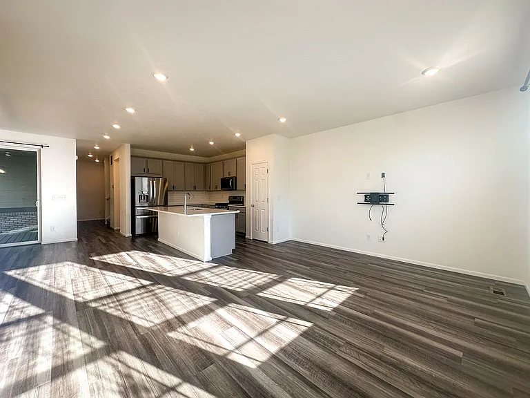 17430 Pacific Peak Cir — Photo 18