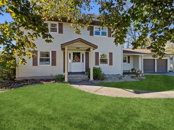 5 W Canon Dr, Rochester, NY 14624