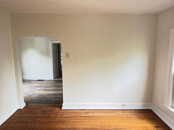 3rd image of 106 Pattison St #1