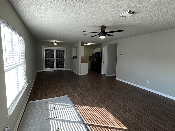4th image of 154 BAXTER AVE