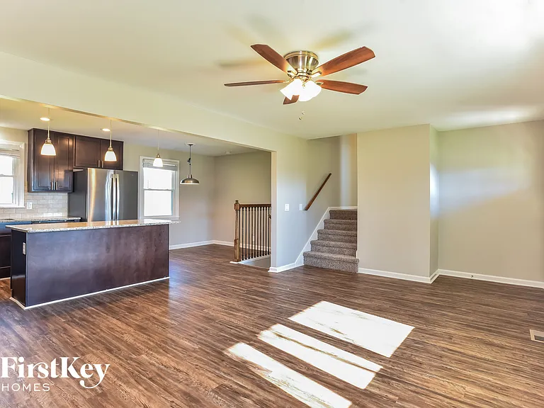 119 Melanie Dr — Photo 4