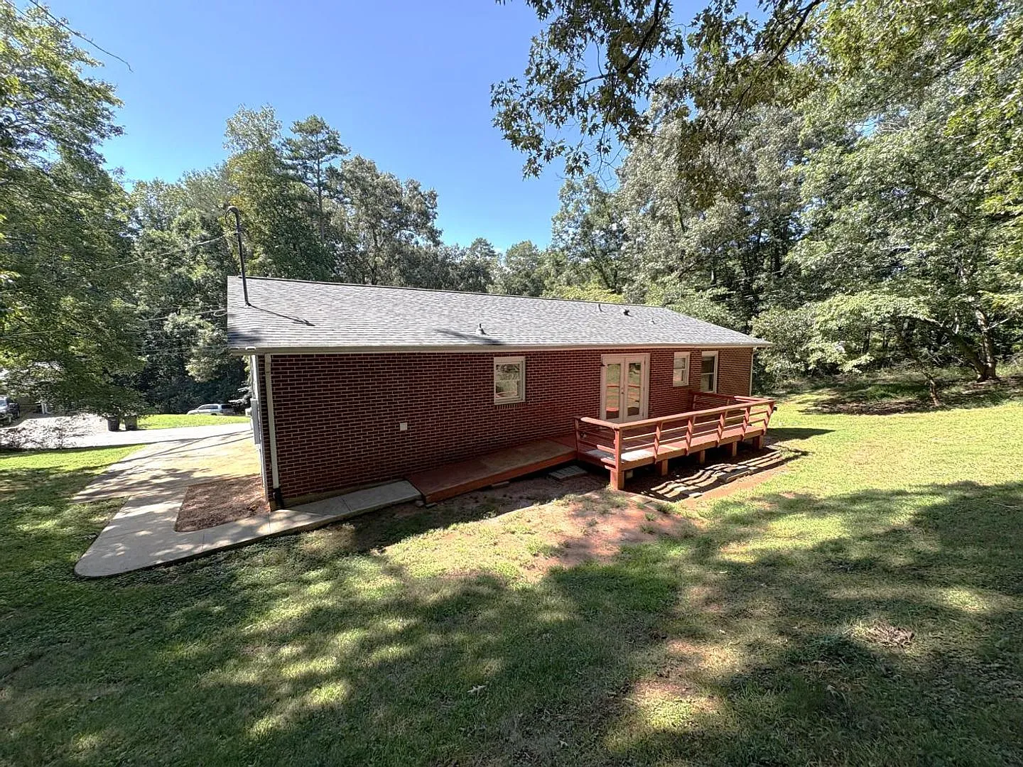 Close to Downtown Dahlonega and UNG campus! — Photo 4