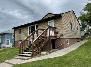 707 N 19th St, Bismarck, ND 58501