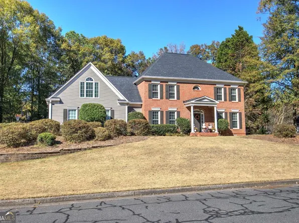 4 Buckingham Ct, Cartersville, GA 30120