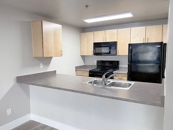 Vesper Apartments — Photo 24