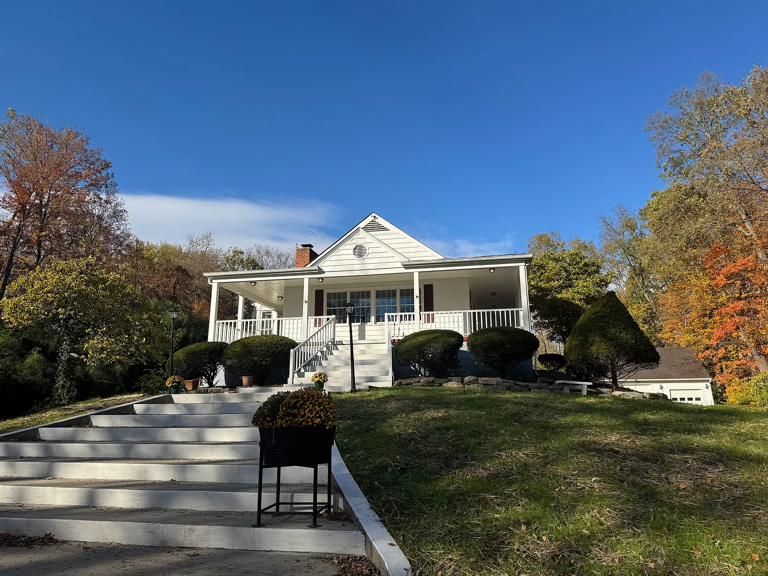 4 bed, 3.5 bath, 3000 sqft, $4,900 — Photo 3