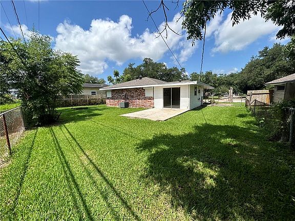 3rd image of 548 Melrose Dr