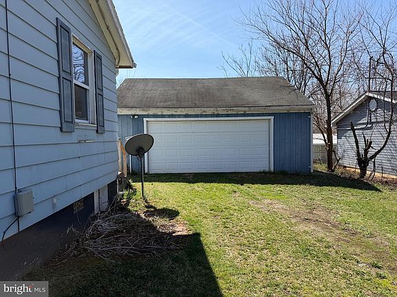 2nd image of 90 Bugle Ln