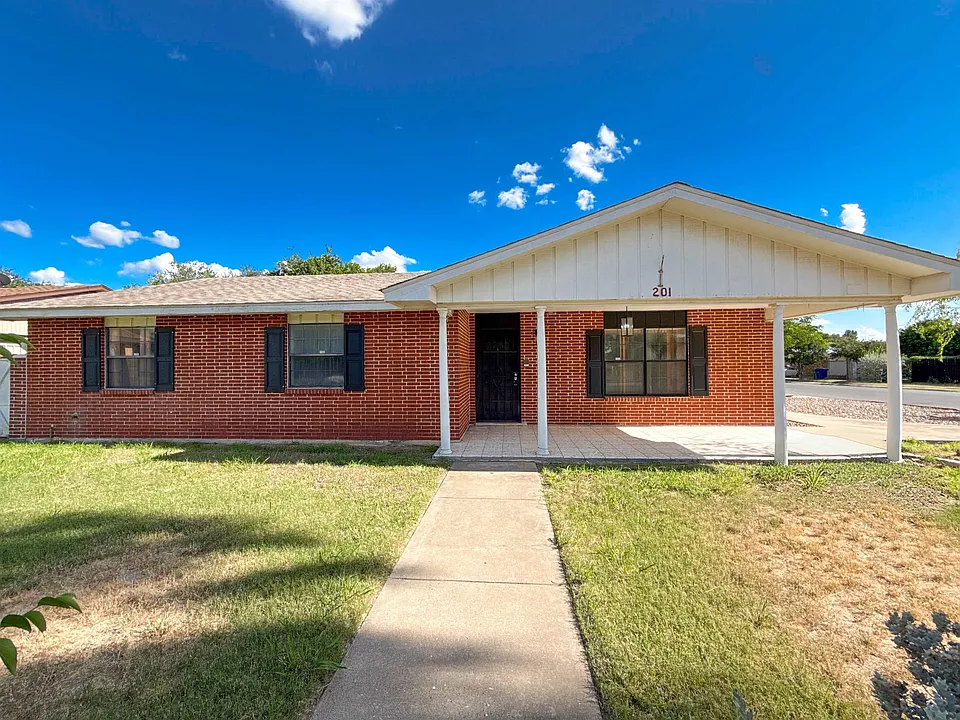 201 Gumwood Ln