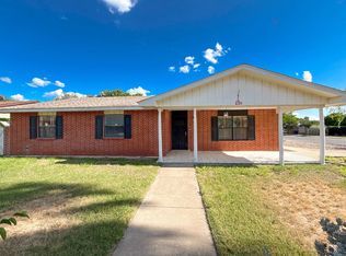 201 Gumwood Ln, Laredo, TX 78041