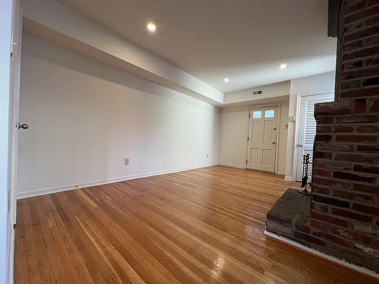 1332 Lombard St #2B — Photo 6