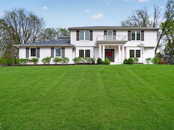 10831 Pleasantview Dr, Carmel, IN 46033