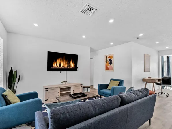 730 N 72nd Ter, Hollywood, FL 33024