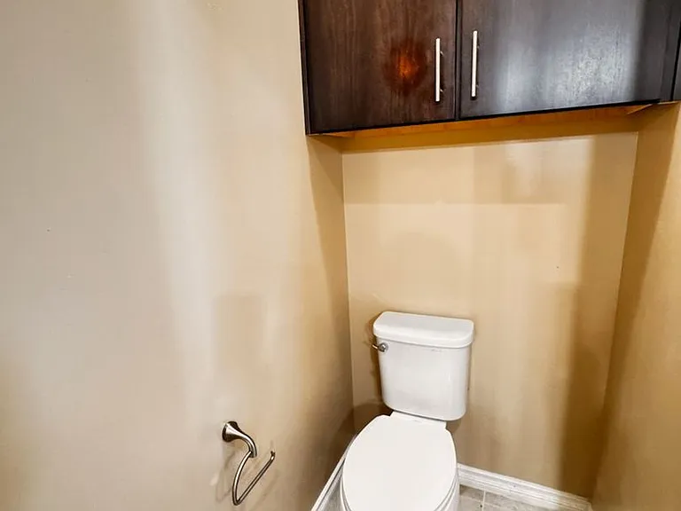 268 E Powell Way — Photo 32