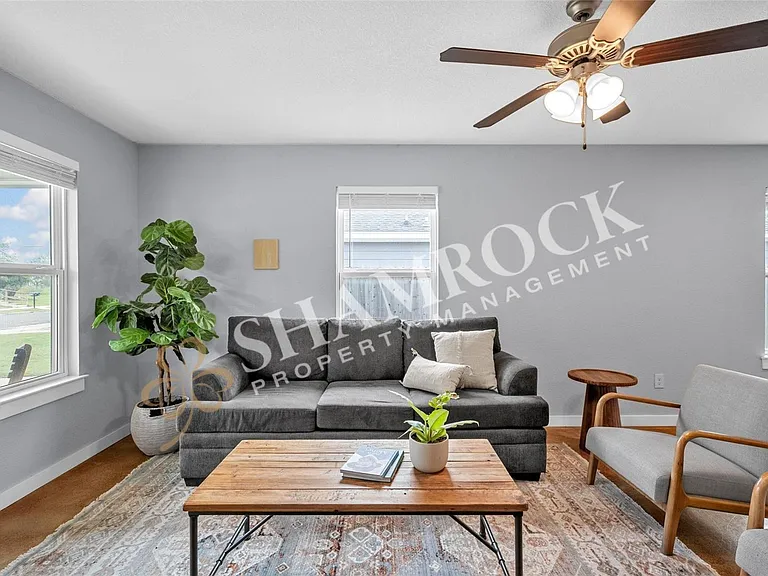 1107 Primrose Dr — Photo 8