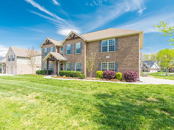 2nd image of 1801 Falcon Pointe Dr