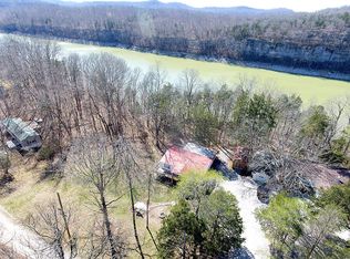 65 S Lake Dr, Burnside, KY 42519