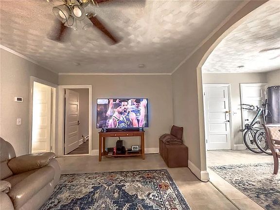 4th image of 124 Jewett St #3