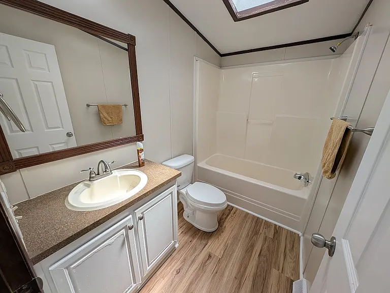 146 Mulberry Cir — Photo 4