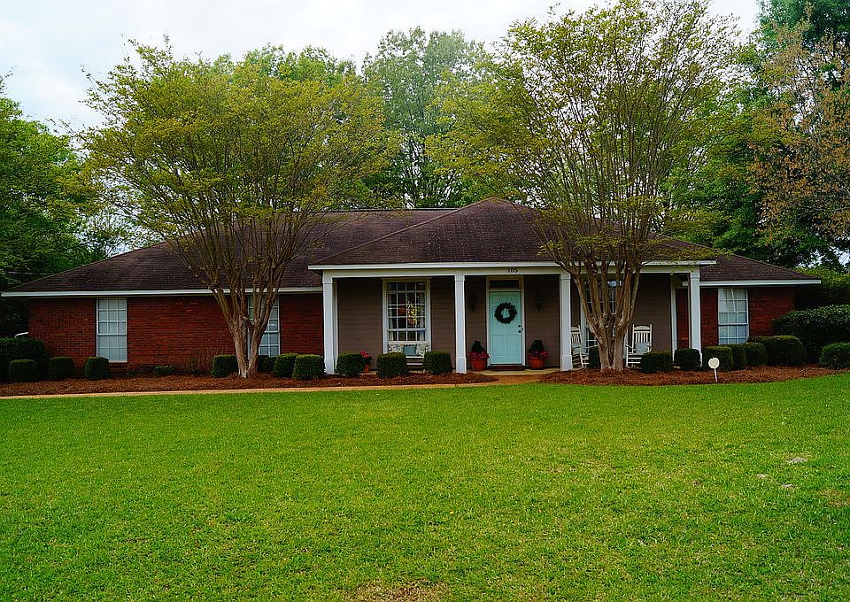 1st image of 105 N Primrose Ln