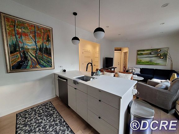 2nd image of 1658 W Summerdale Ave #1