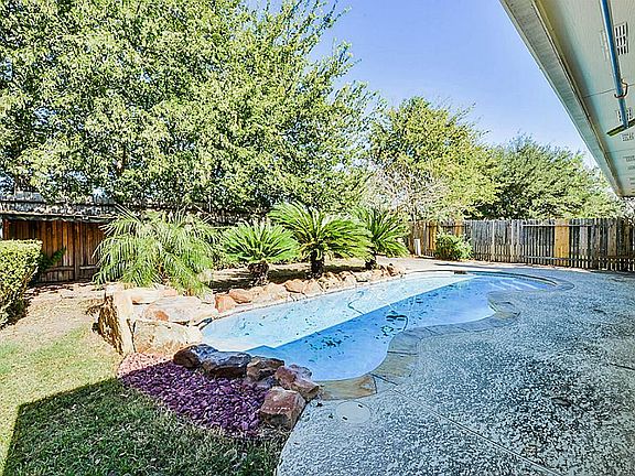 3rd image of 17414 Heath Grove Ln