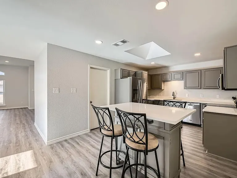 10248 Westward Dr — Photo 2