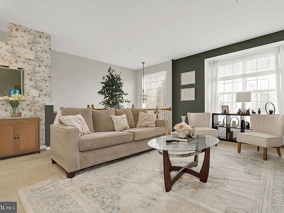 4th image of 1949 Fieldstone Way