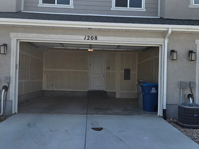 1208 W Summit Ridge Pkwy — Photo 25