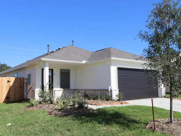 1200 Filly Creek Dr, Alvin, TX 77511