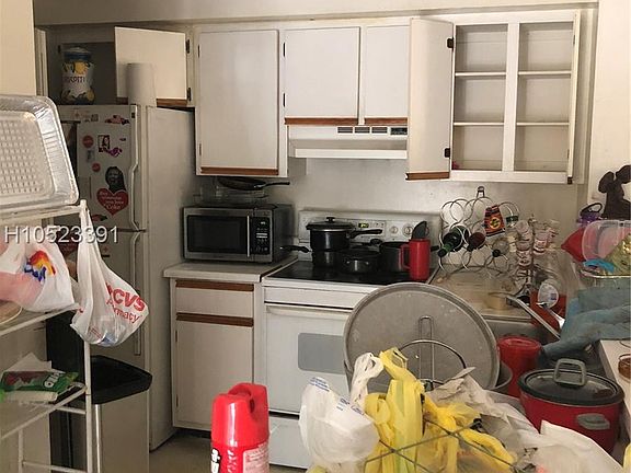 3rd image of 611 Cypress Lake Blvd #E15