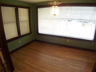 3rd image of 3421 W 131st St